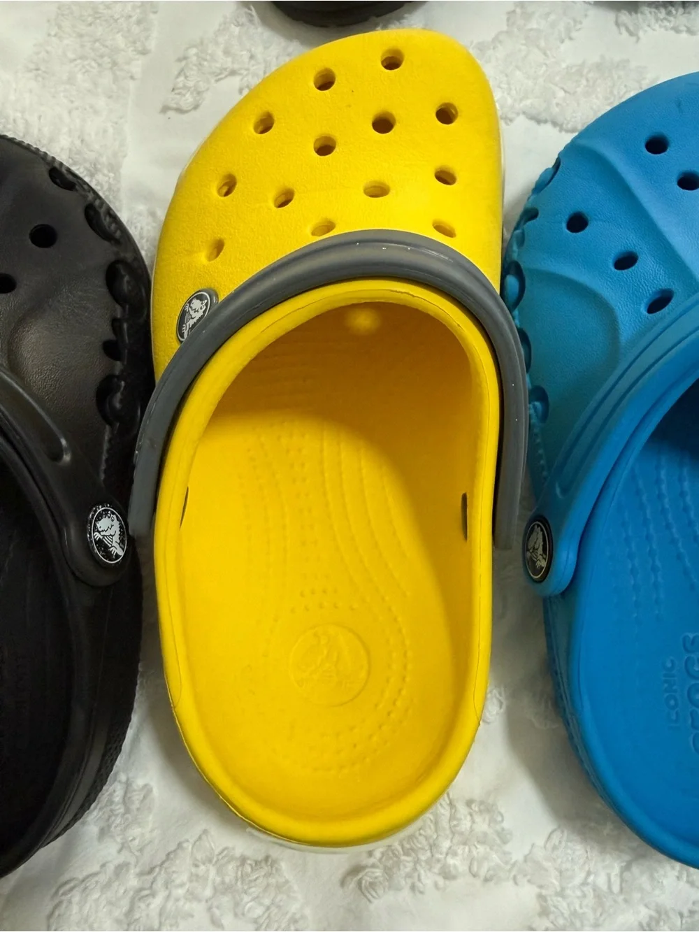 Crocs Kids Classic Clog - Black, Yellow, Blue j1